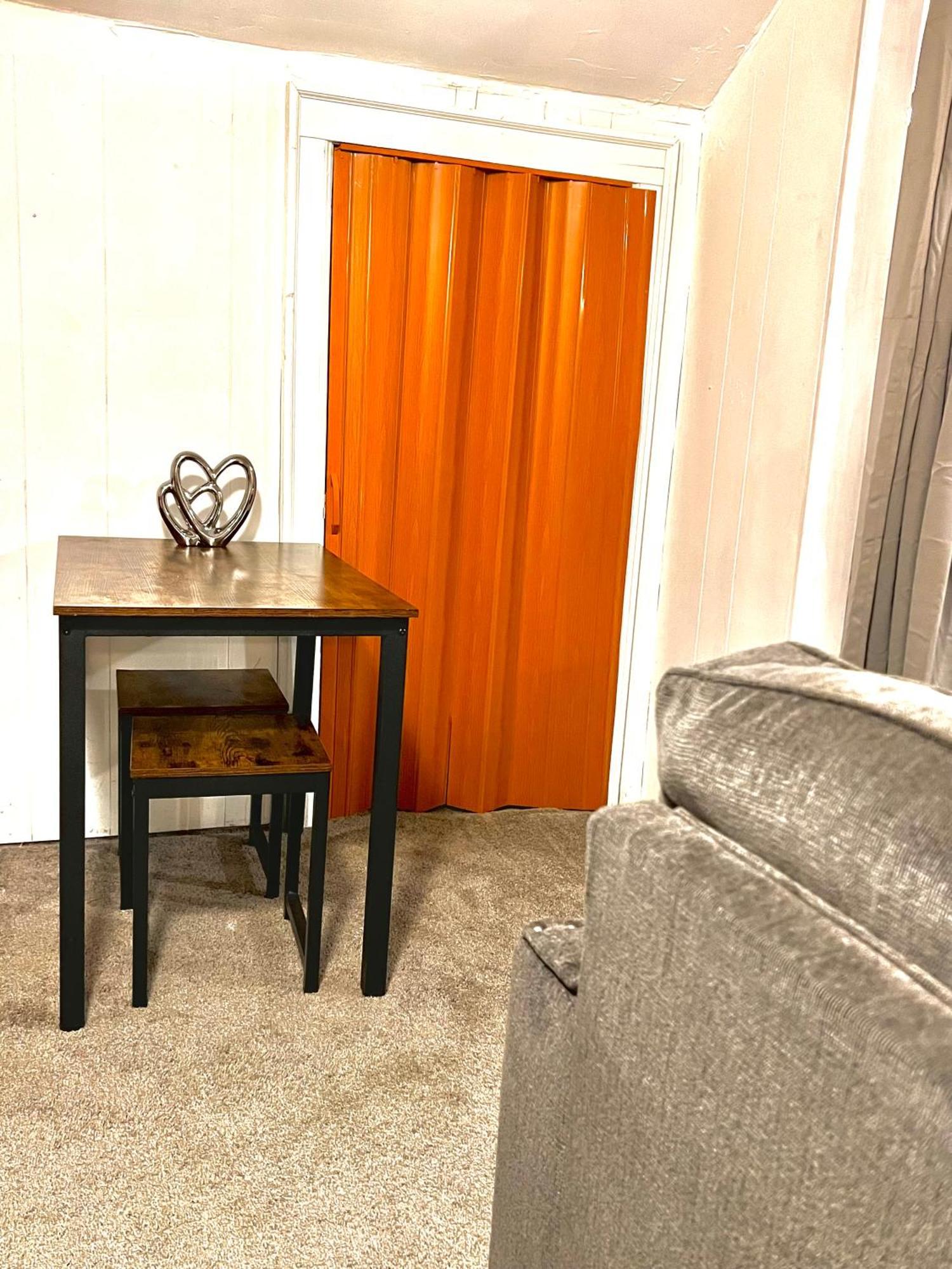 Two Bedroom Villa Studio With Fireplace & Living Room Detroit Exterior photo
